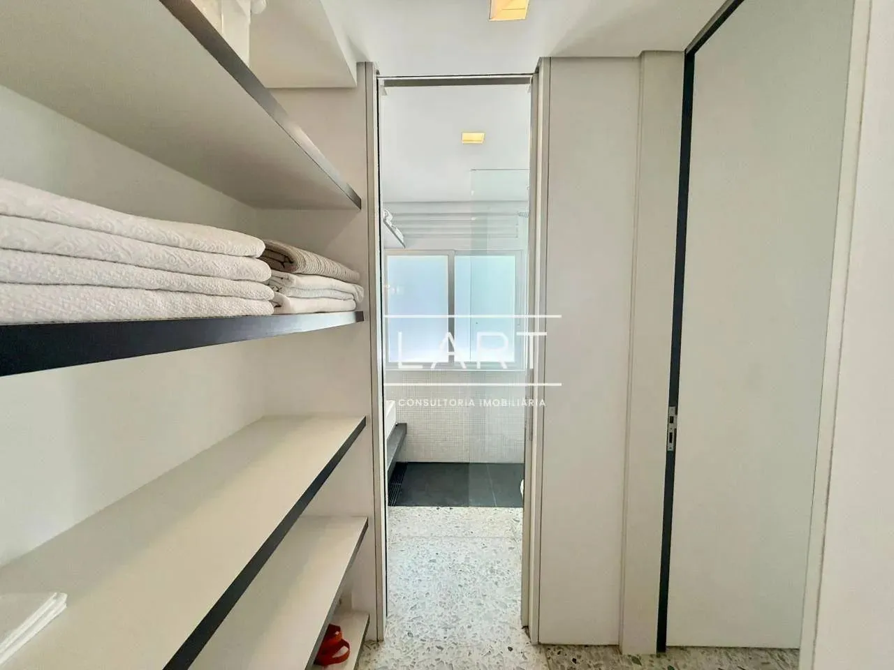 Furnished 2-bedroom apartment with 3 bathrooms — photo 13