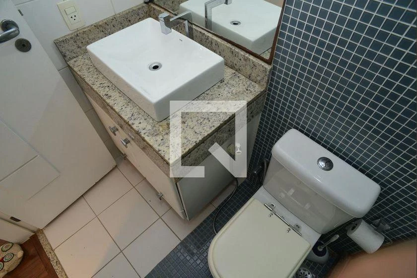 Apartamento com 2 quartos e cozinha fechada com fogão a gás — photo 26