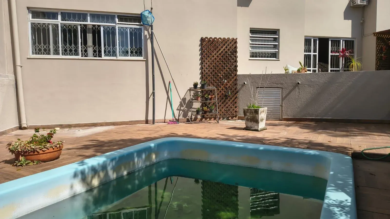 2-bedroom house with a water view in Florianópolis — photo 24