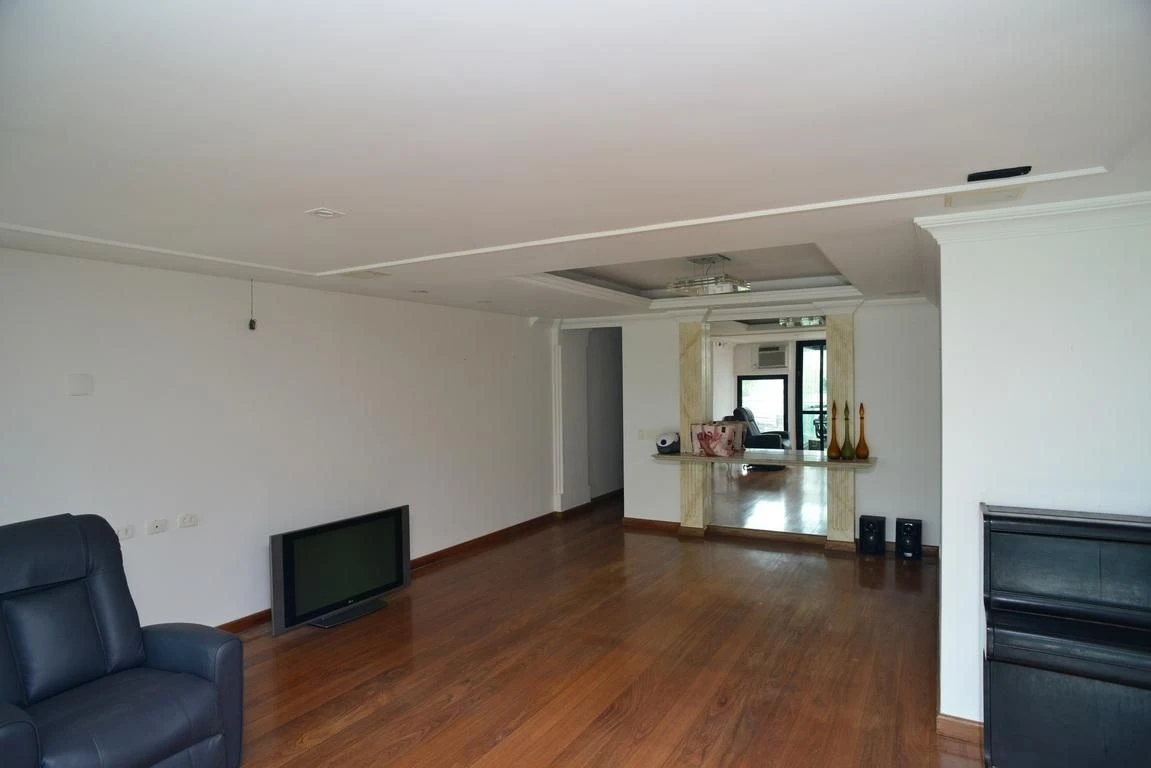Rentable apartment with 4 bedrooms and a balcony — photo 42