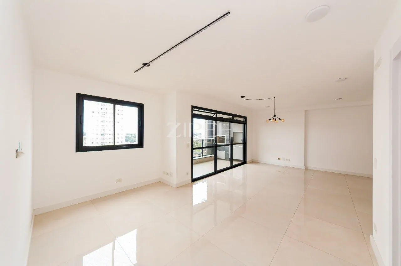 2-bedroom apartment in a building with a tennis court — photo 9