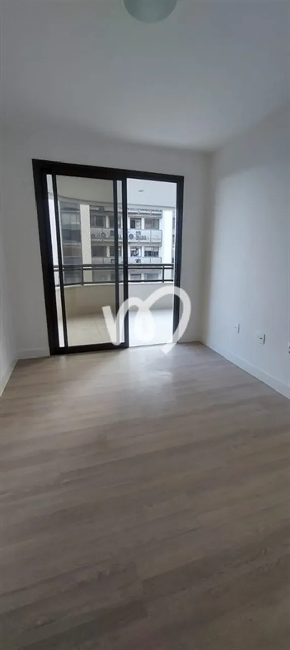 Apartamento com 4 quartos e cozinha fechada — photo 6