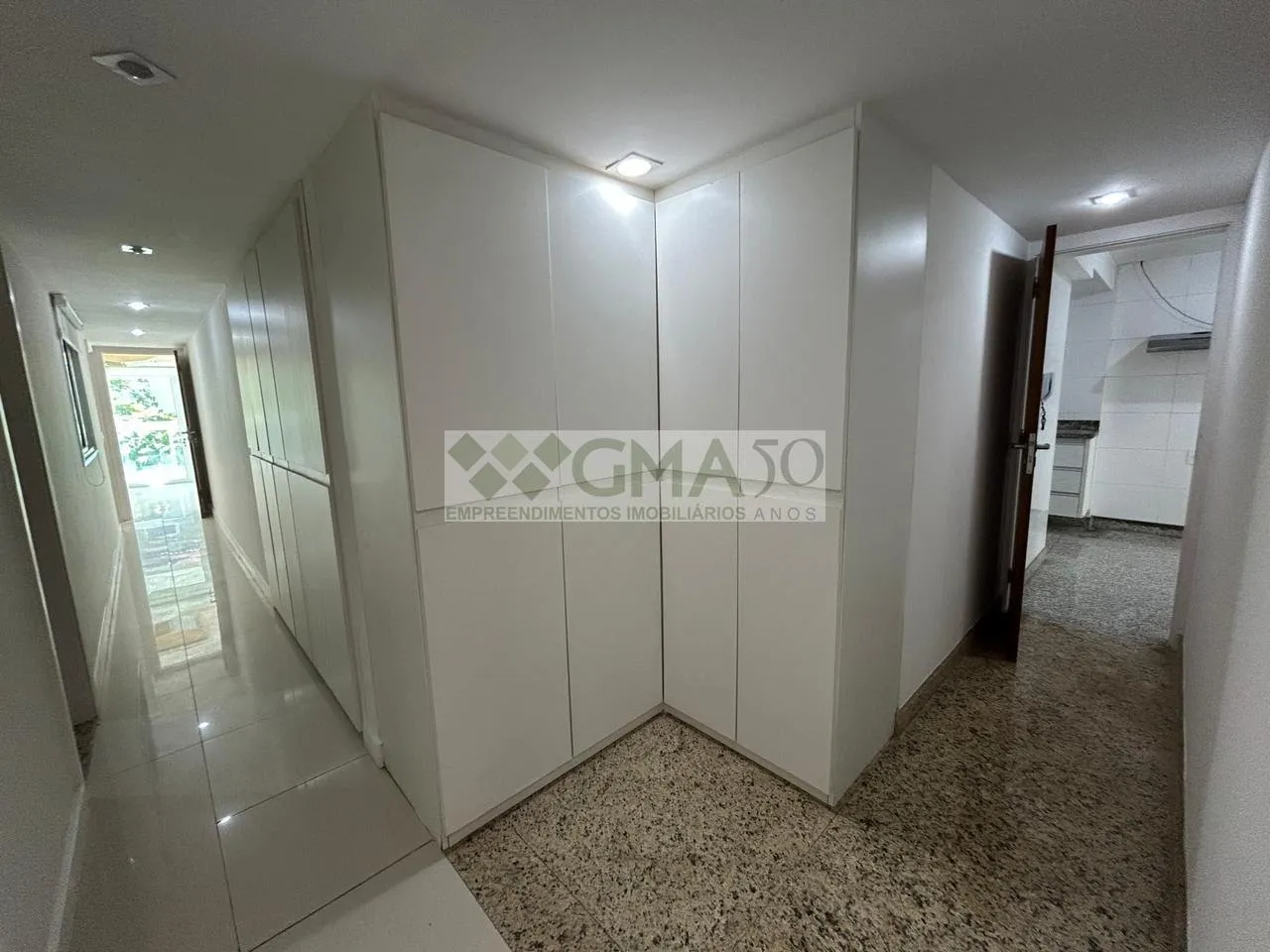 Apartamento com 4 quartos e 5 banheiros com vaga — photo 18