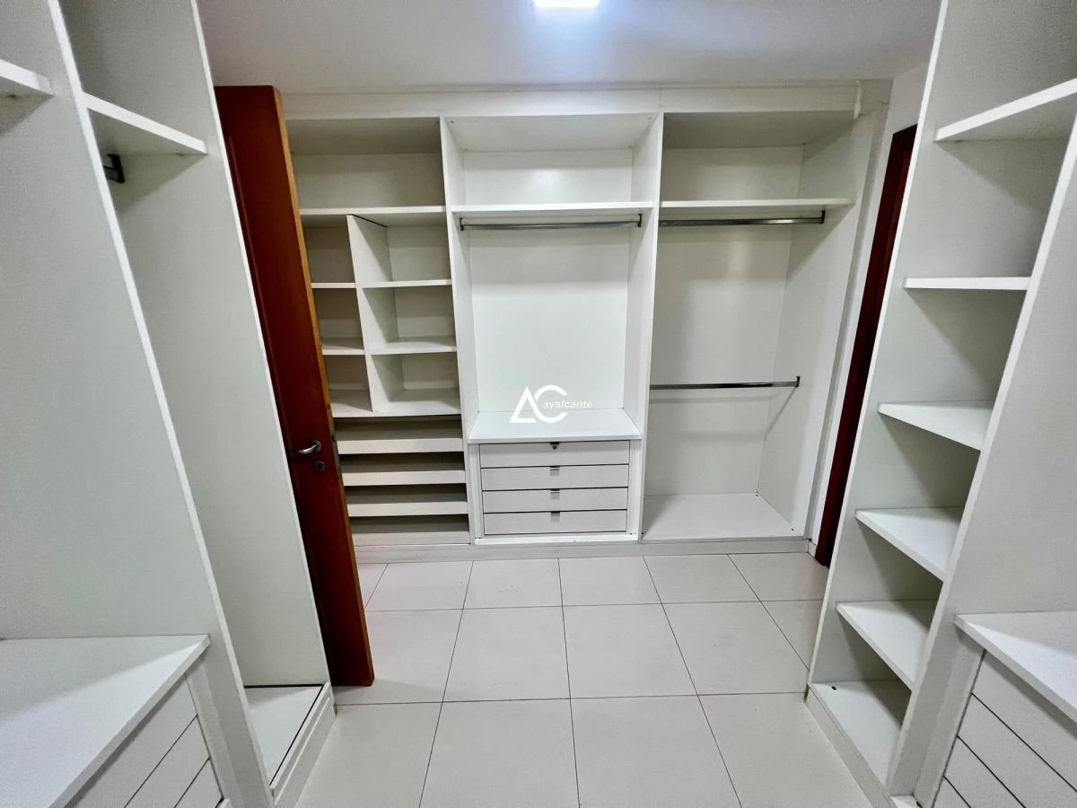Detached home with 5 en-suite bedrooms and 541 m² — photo 31