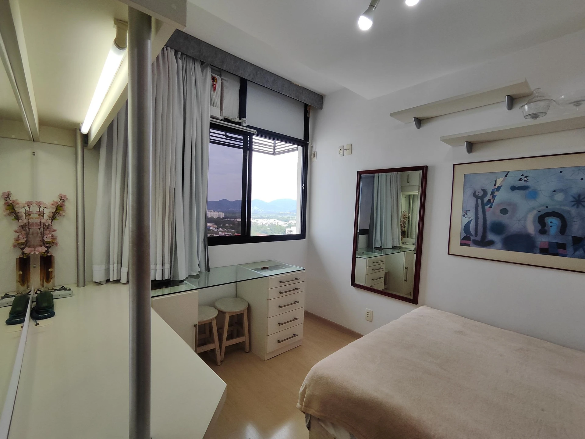 Apartamento mobiliado com 2 quartos em suíte e varanda — photo 27