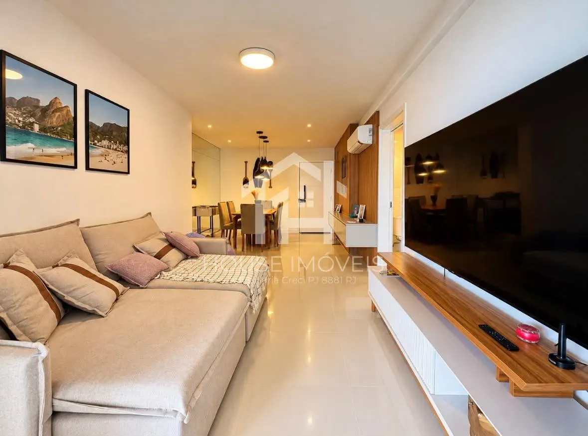 Furnished apartment, 118 m², with floor-to-ceiling windows