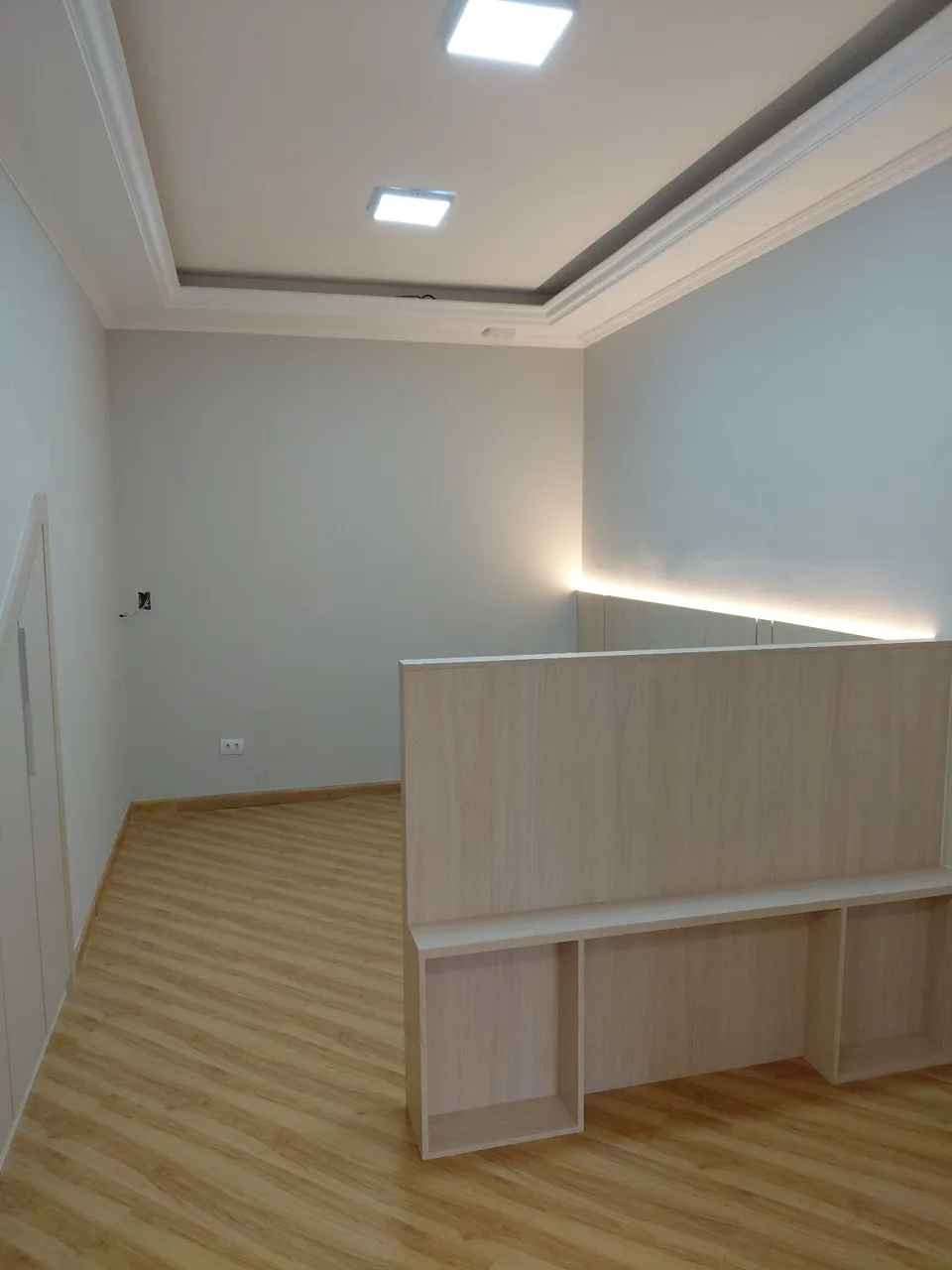 1-bedroom unfurnished apartment with gas open kitchen