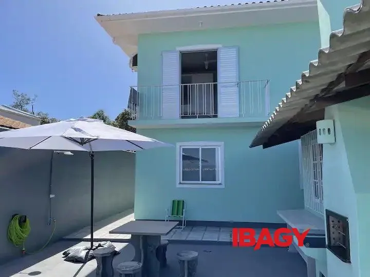 3-bedroom house with a water view in Florianópolis — photo 46