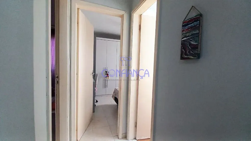 Apartamento com 2 dormitórios e mesa de trabalho — photo 4