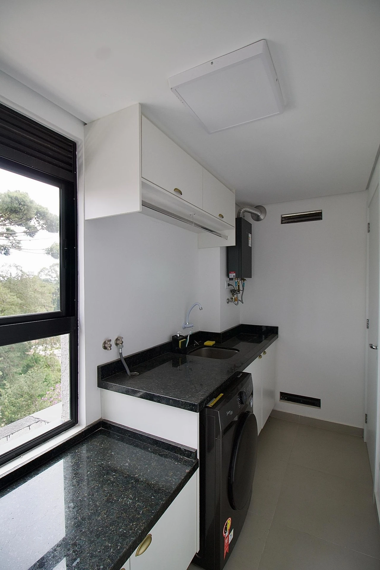 3-bedroom apartment with a dishwasher in Curitiba — photo 37