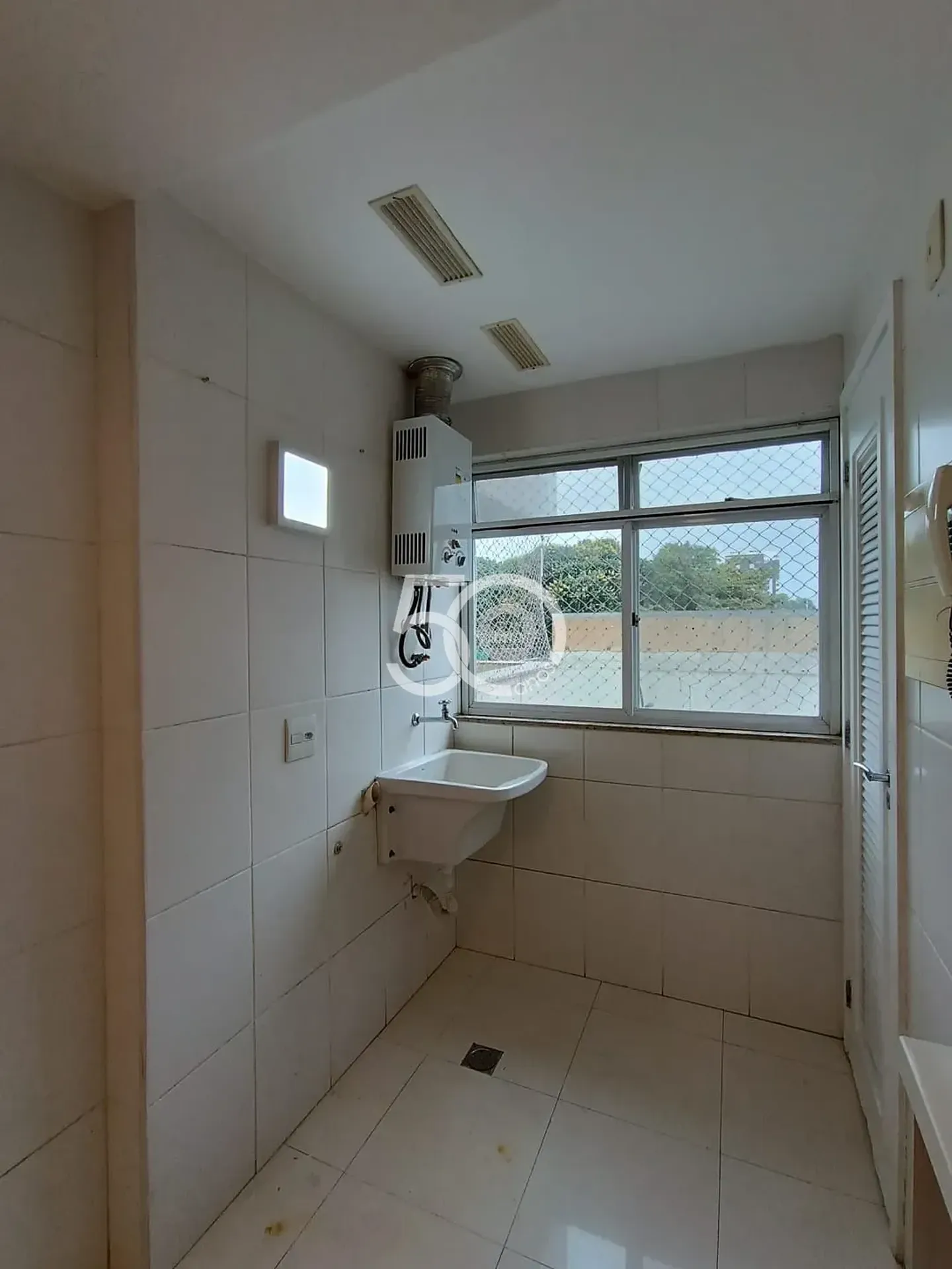 69 m² apartment with 2 bedrooms, balcony and 1 en-suite — photo 49