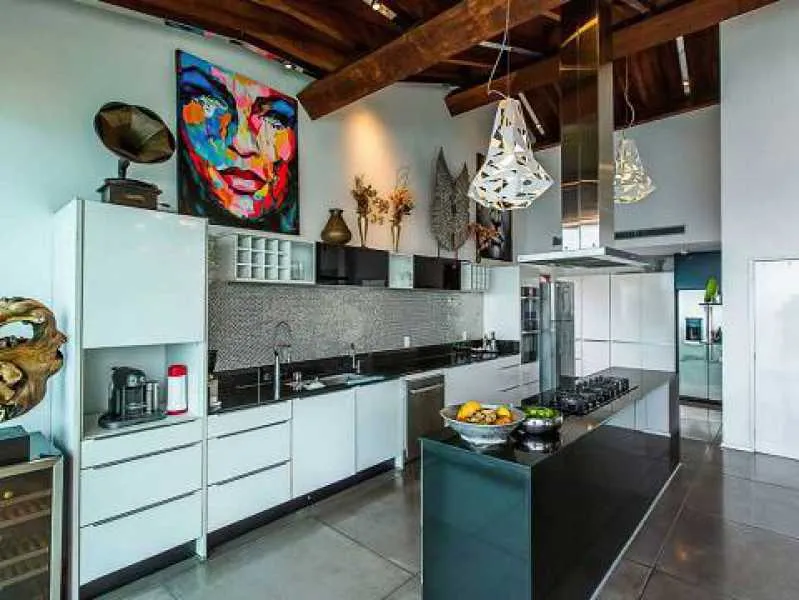 Furnished triplex house with open-plan kitchen and 5 baths — photo 11