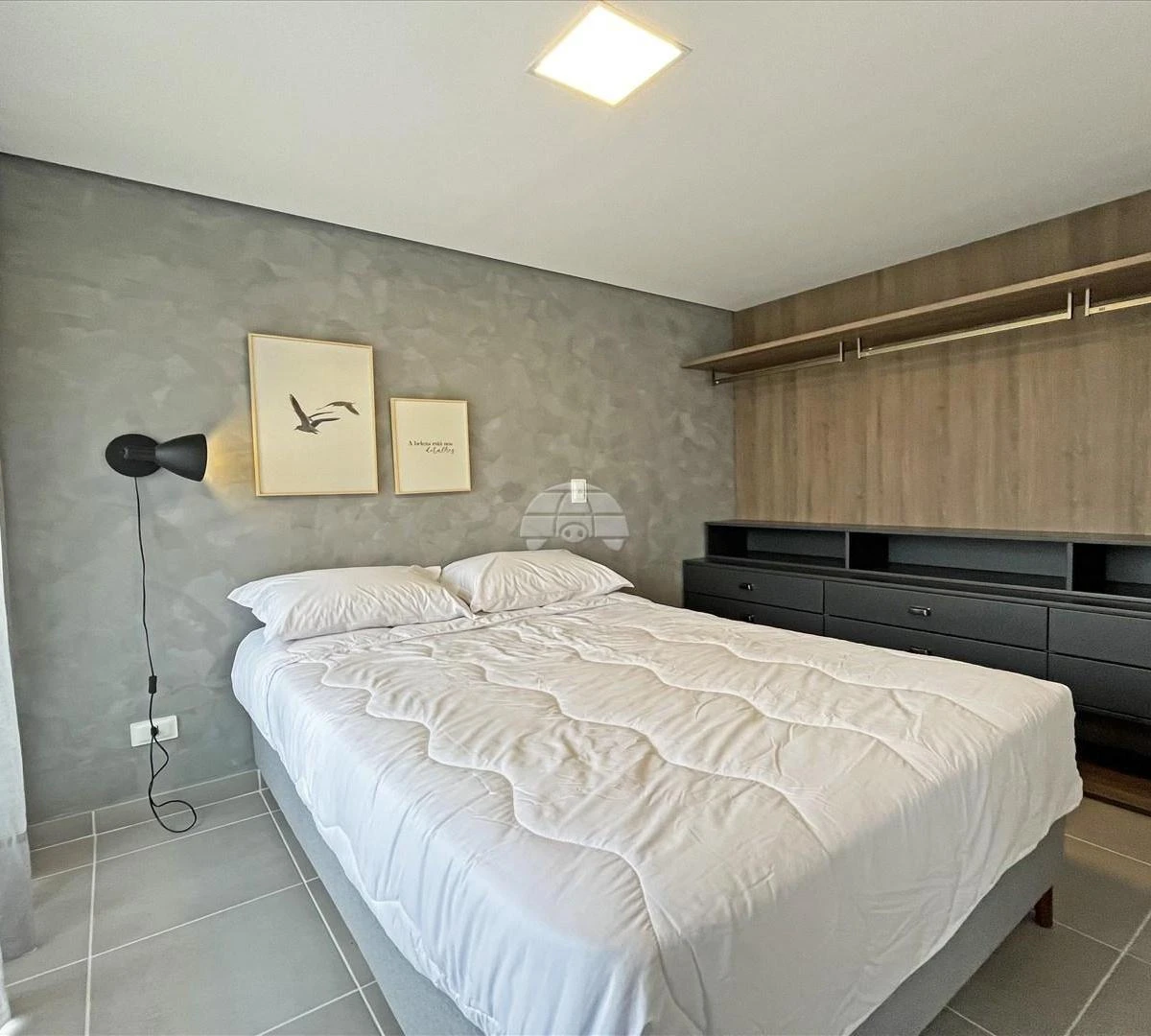 Furnished apartment, 31 m², with floor-to-ceiling windows — photo 2
