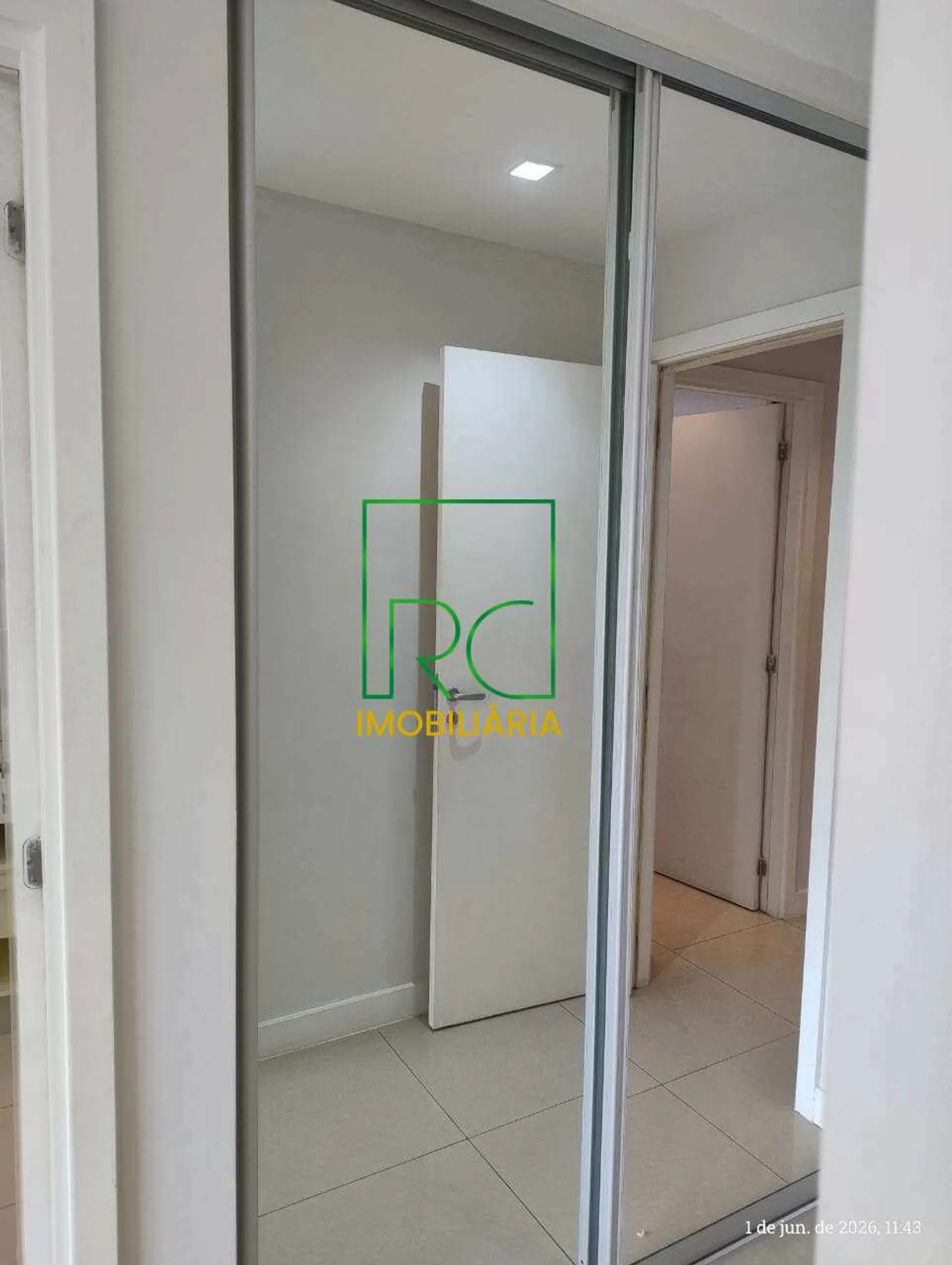 234 m² unfurnished apartment with 4 en-suite bedrooms — photo 37