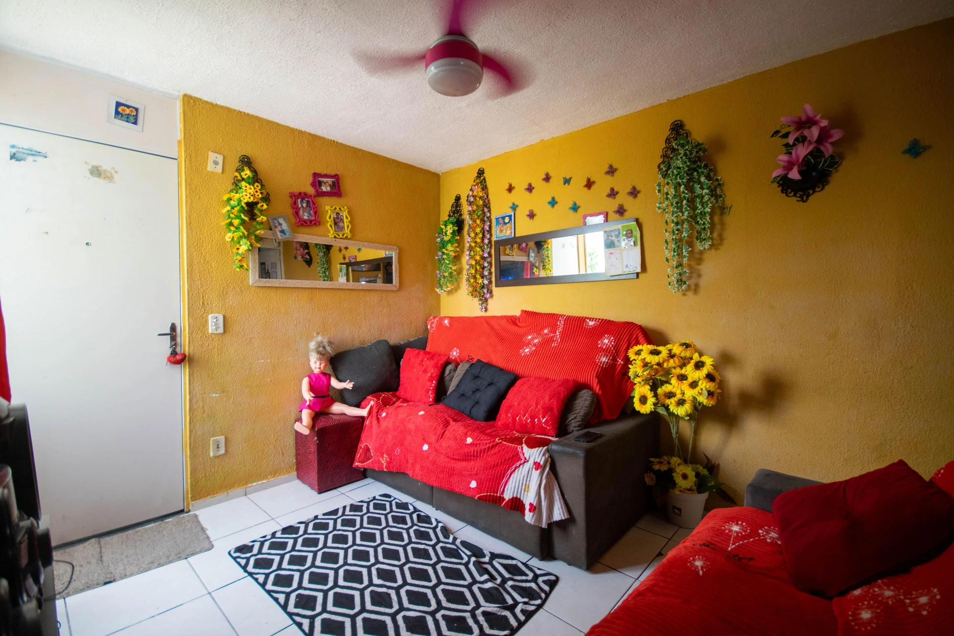 Furnished 2-bedroom apartment with 1 bathroom — photo 25