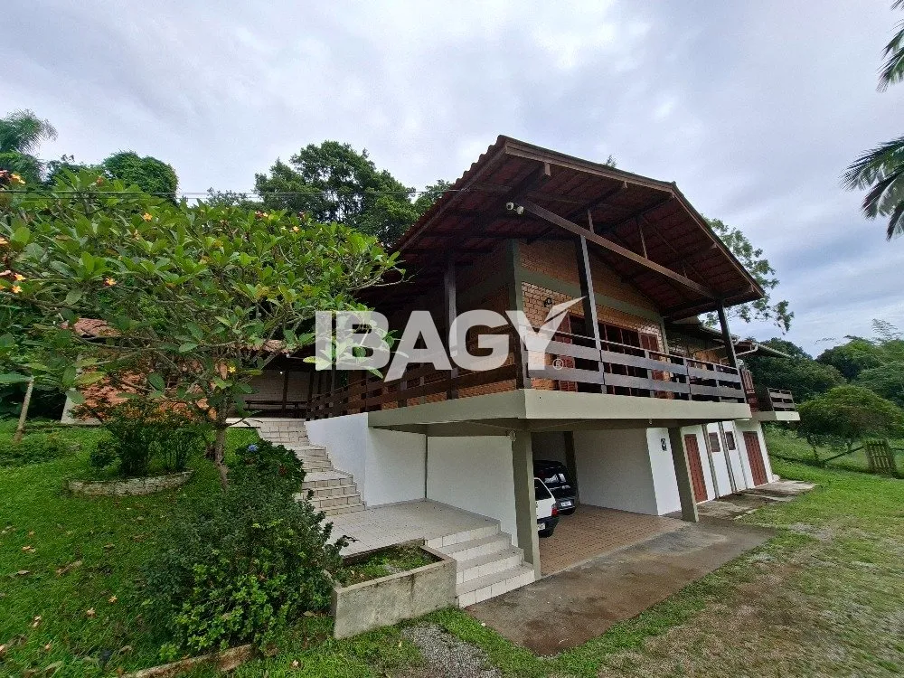 House with 4 bedrooms and balcony BBQ grill — photo 30
