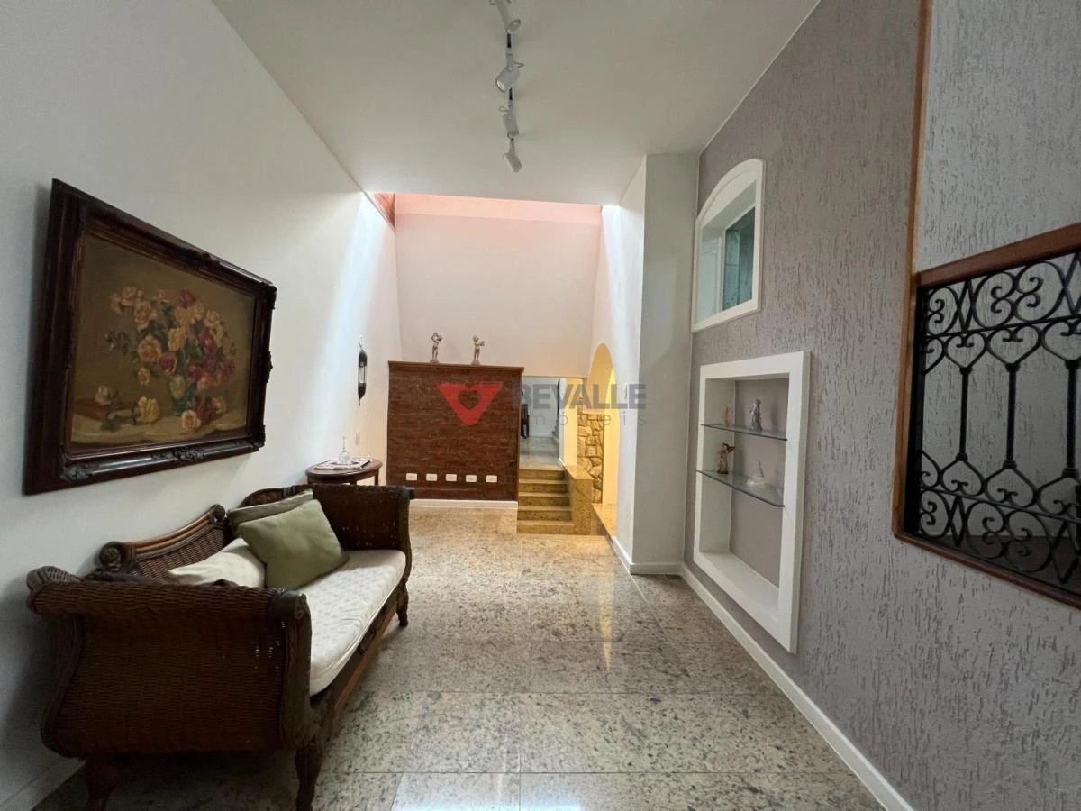 220 m² house with a washing machine and a home office — photo 46