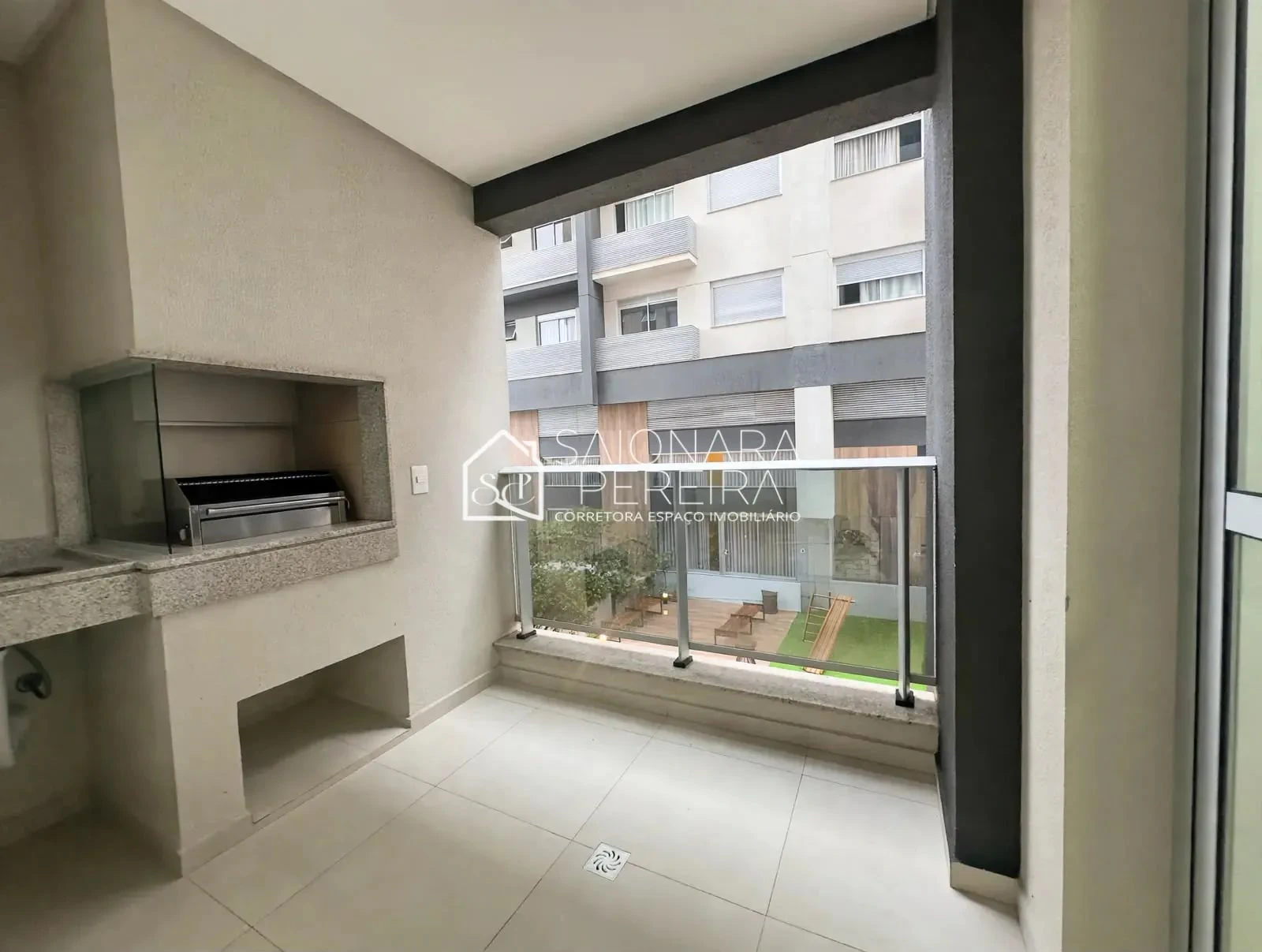Furnished 79 m² apartment with balcony BBQ
