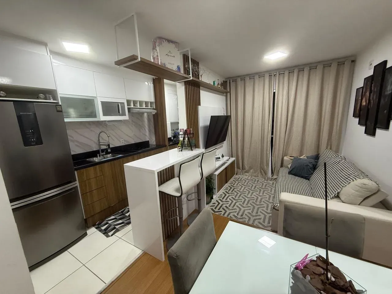 Furnished apartment, 51 m², with a glass-enclosed balcony — photo 2