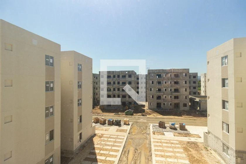 2-bedroom apartment in a building with a pool — photo 35