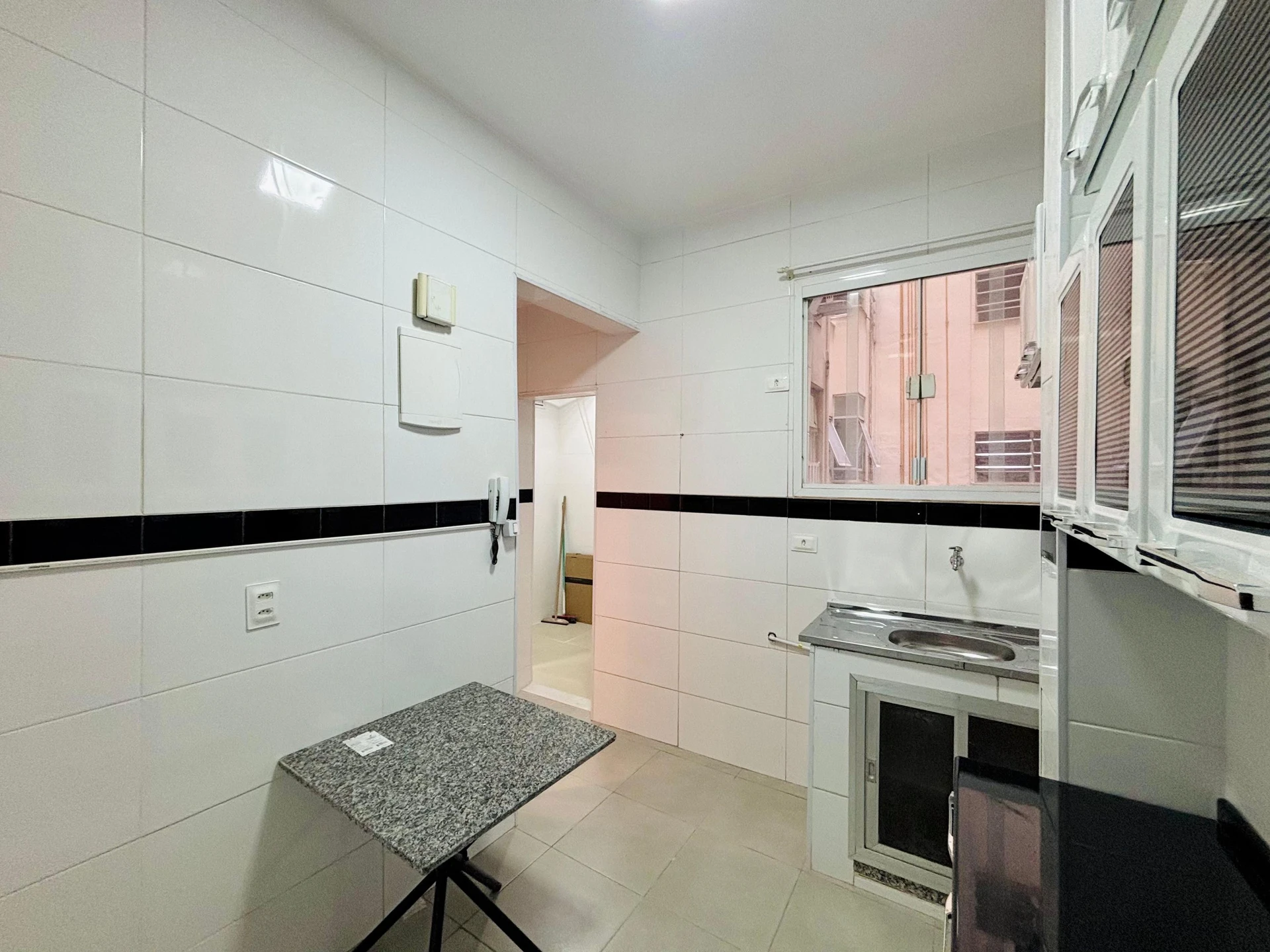 Bathtub in a 3-bedroom apartment, 84 m² — photo 15