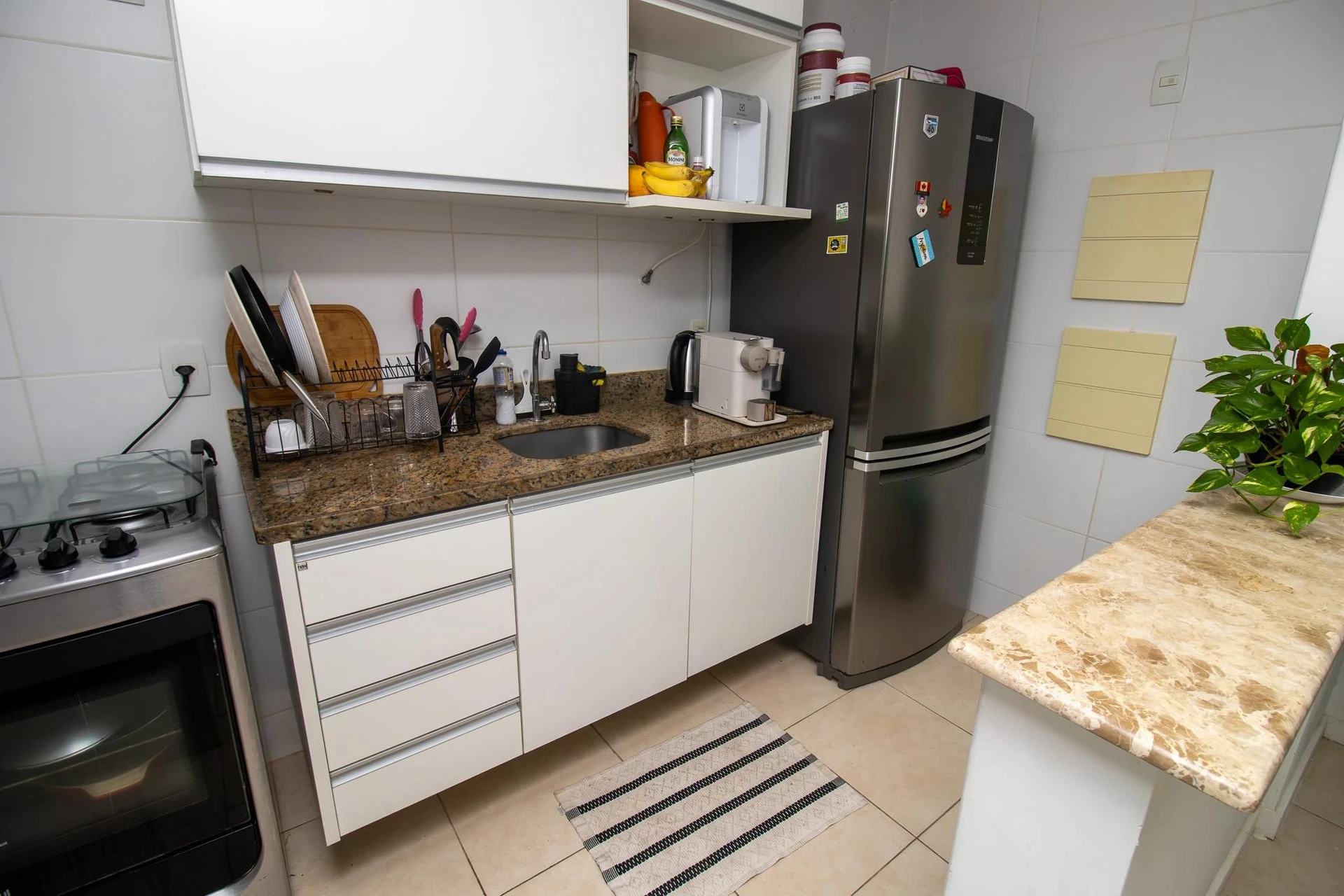 Furnished apartment, 65 m², with a glass-enclosed balcony — photo 10