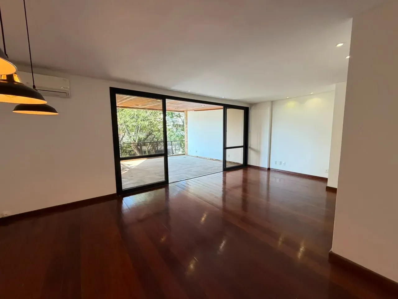 3-bedroom apartment with balcony and 2 parking spaces — photo 5