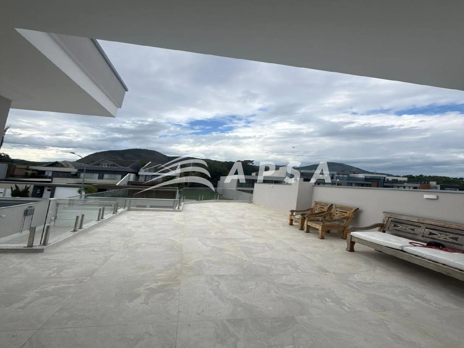 Furnished house, 340 m², with a walk-in closet — photo 7