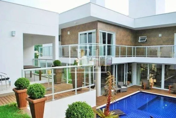 Furnished house, 450 m², with floor-to-ceiling windows — photo 5