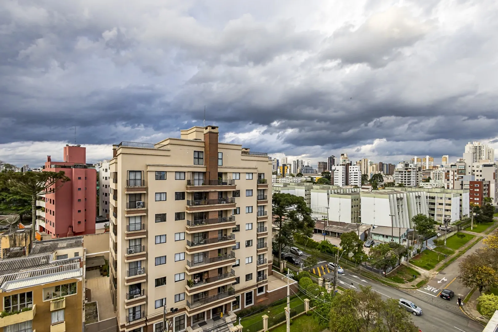 Квартира с балконом 136 м² и 3 спальнями — photo 36