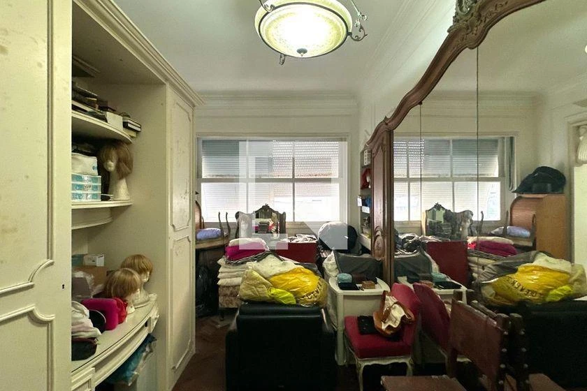 Glass-enclosed balcony in a 4-bedroom apartment, 403 m² — photo 32