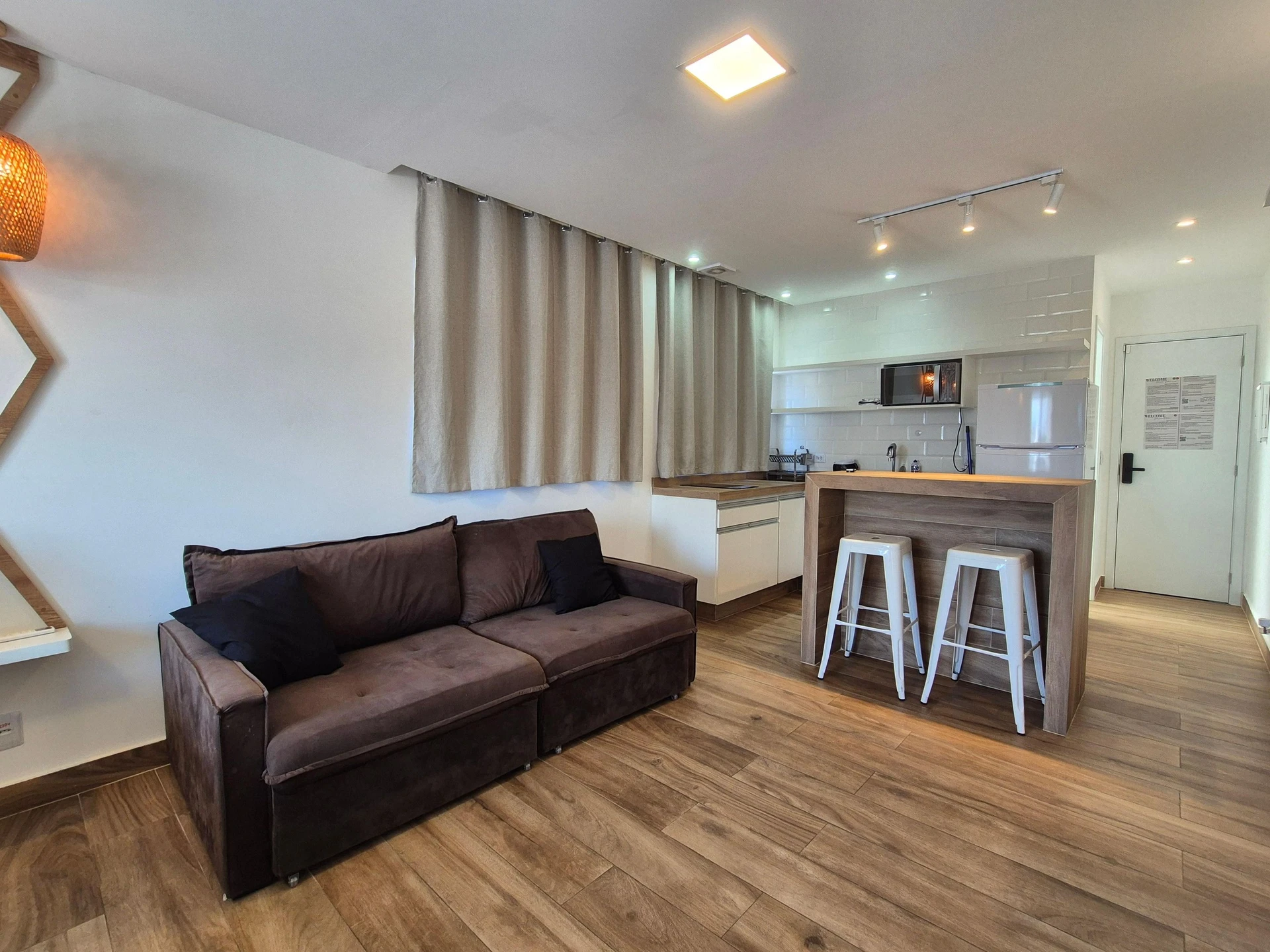 Studio mobiliado com 1 quarto e varanda com fechamento — photo 19