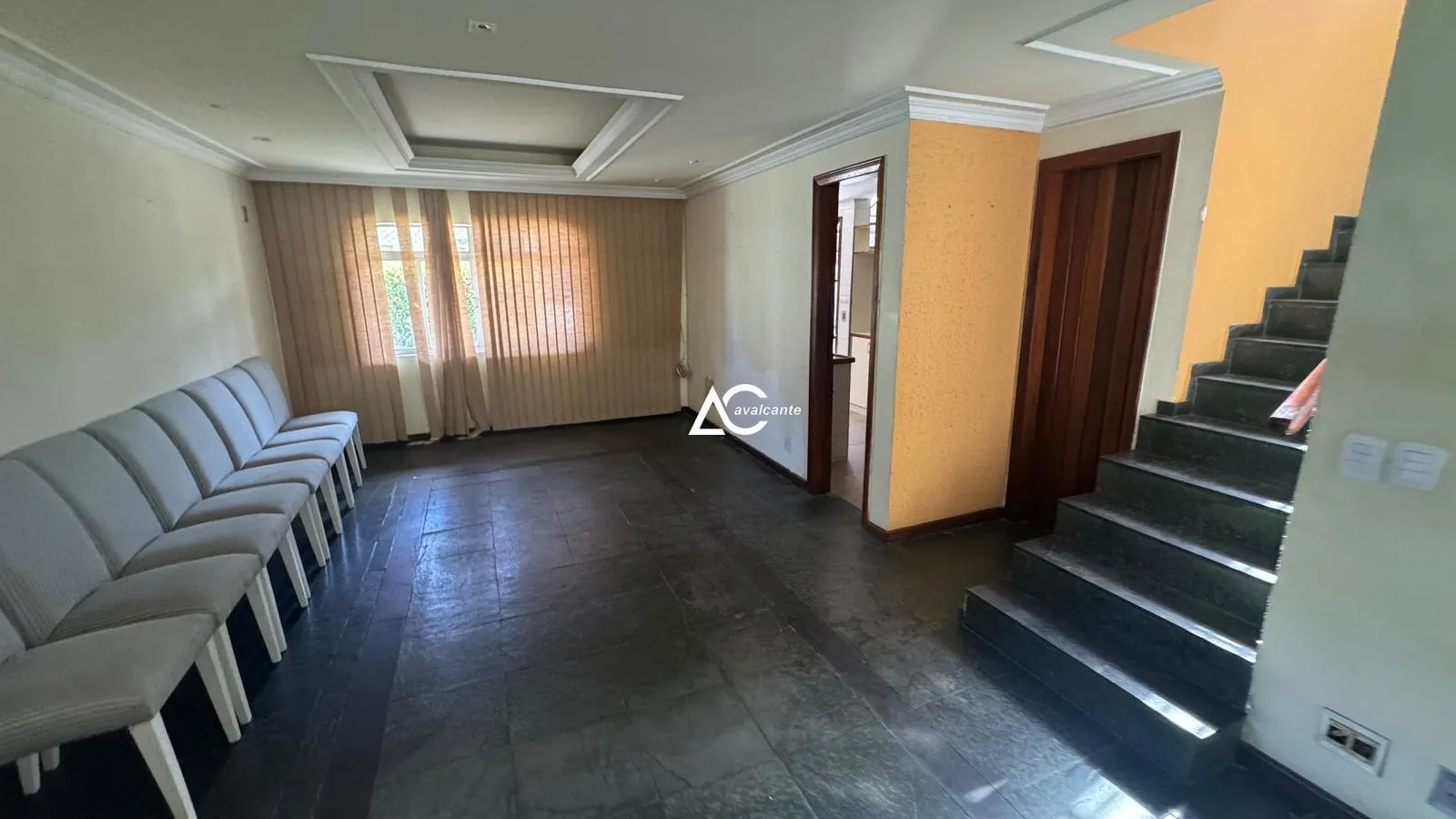 Furnished duplex house with 4 bedrooms and 600 m² — photo 39