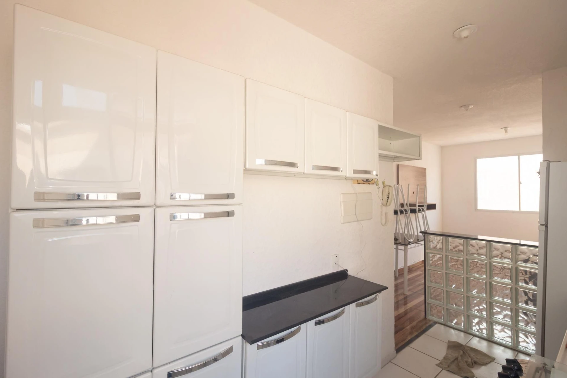 Furnished apartment with 2 bedrooms and an open kitchen — photo 22