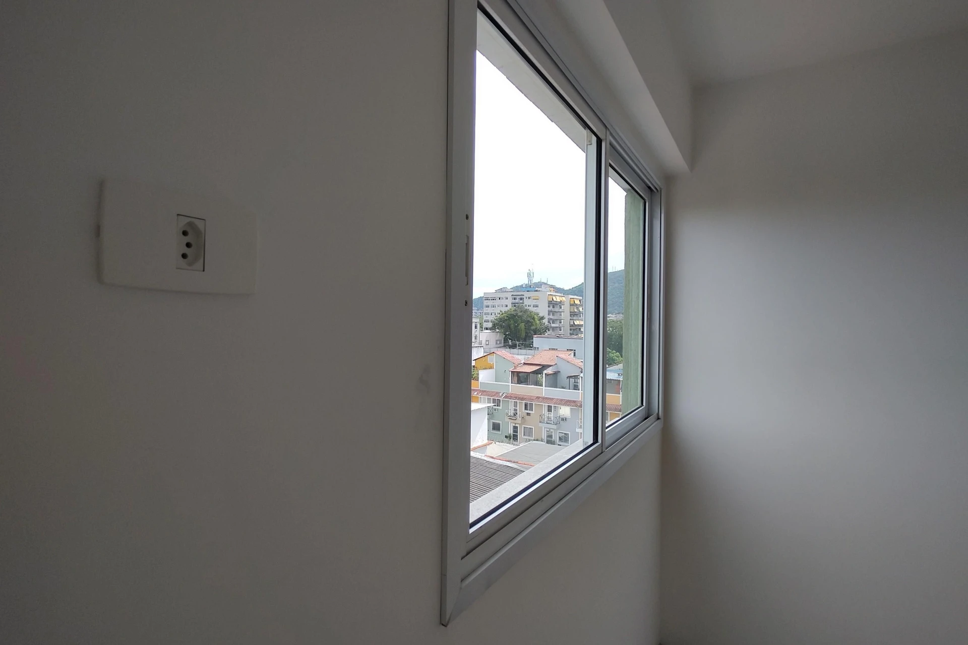 Apartamento sem mobília com 2 quartos e varanda — photo 67