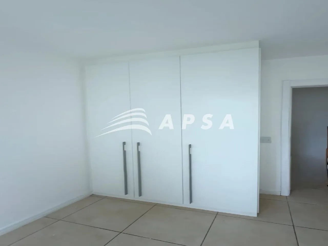 Apartamento de 2 quartos com cozinha integrada e varanda — photo 9