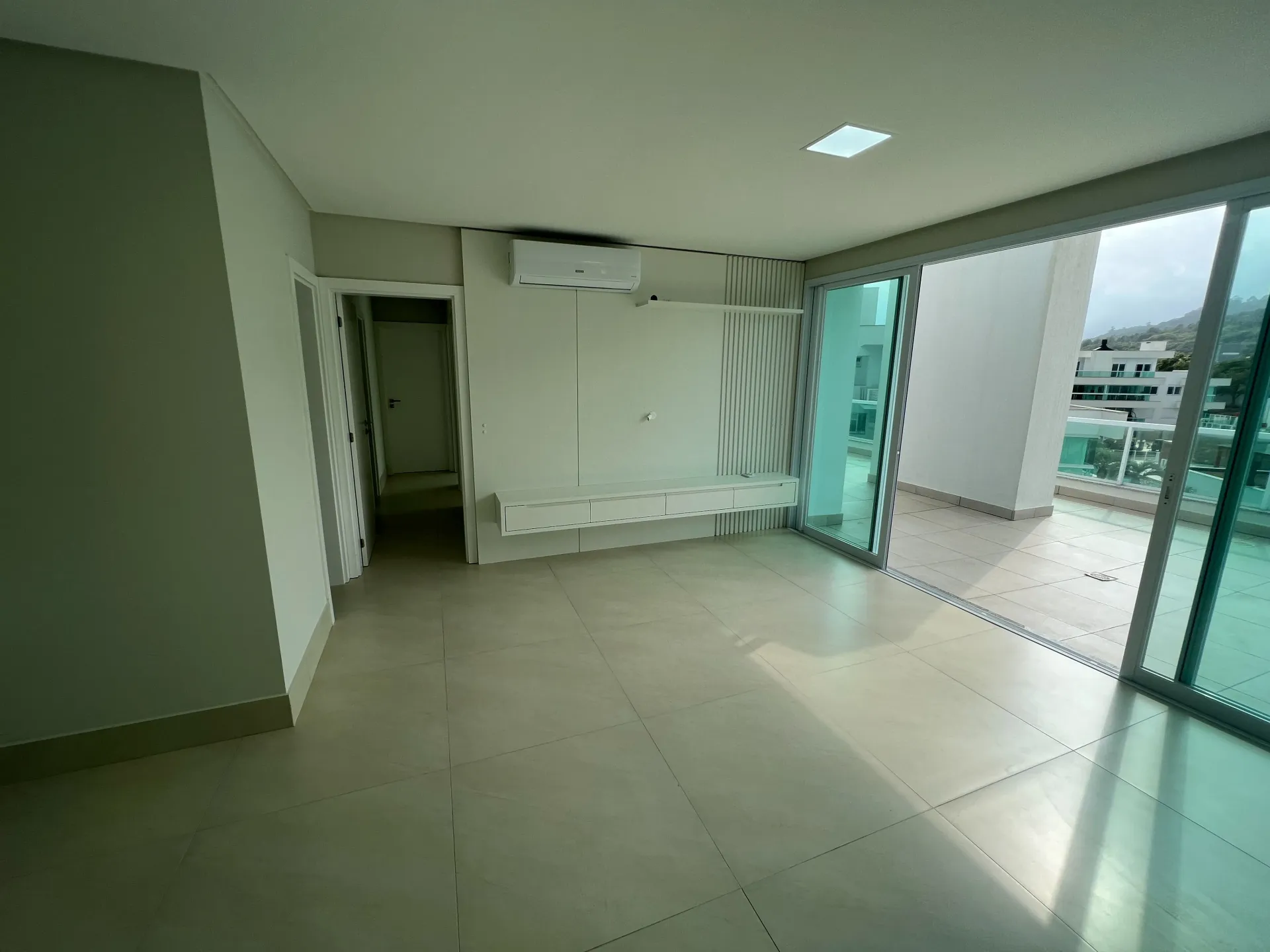 Apartamento de 166 m² con 3 dormitorios y balcón