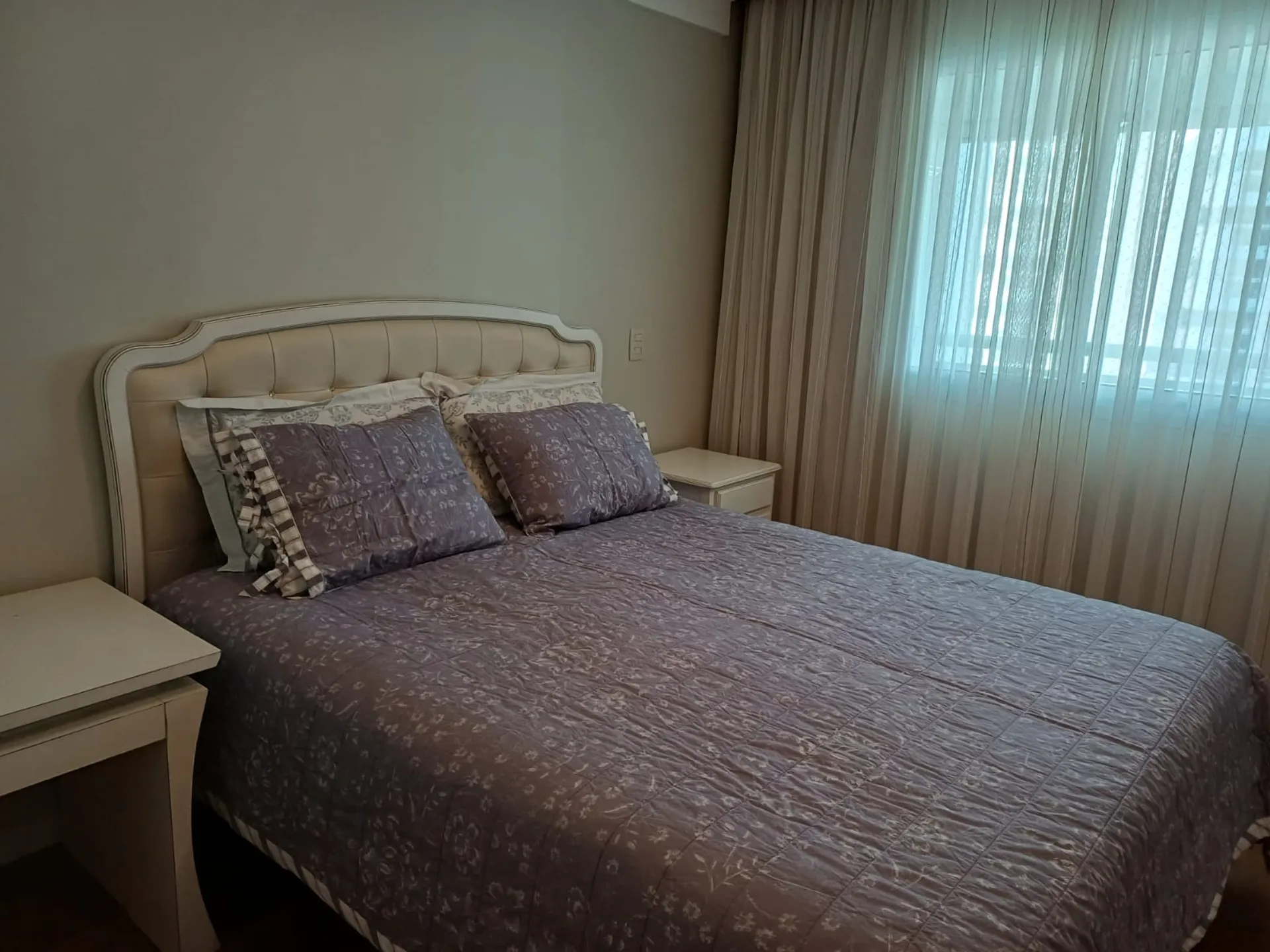 Furnished 3-bedroom apartment with open-plan kitchen — photo 29