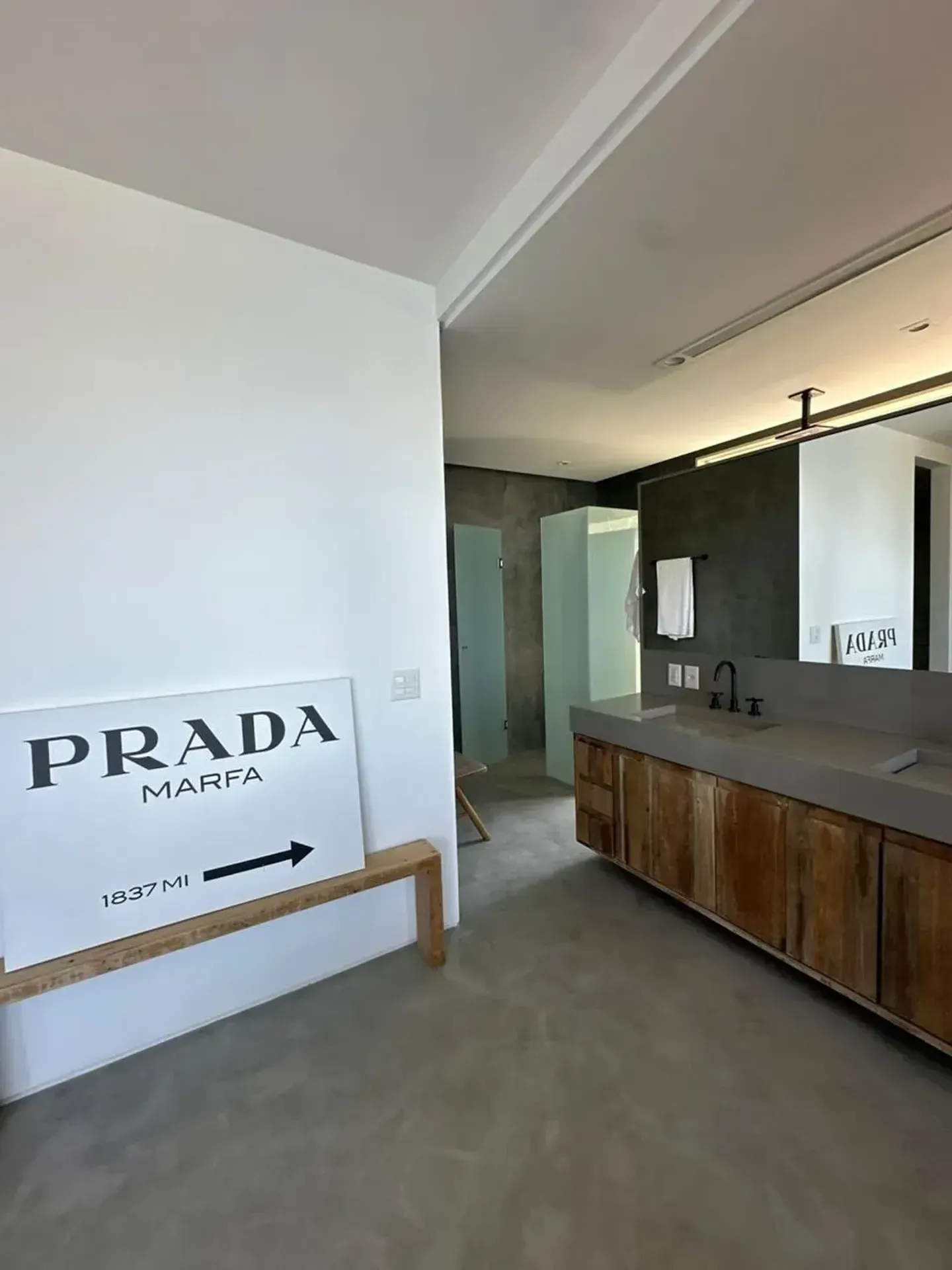 Furnished house with 4 bedrooms, balcony and 5 bathrooms — photo 33