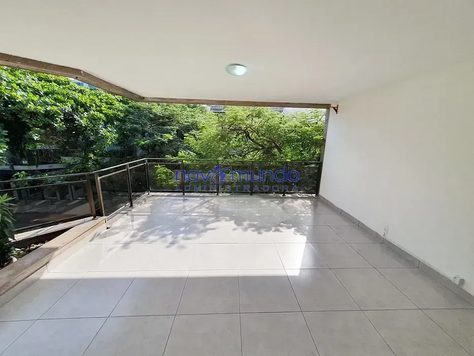 Unfurnished 3-bedroom apartment with 2 parking spaces — photo 5