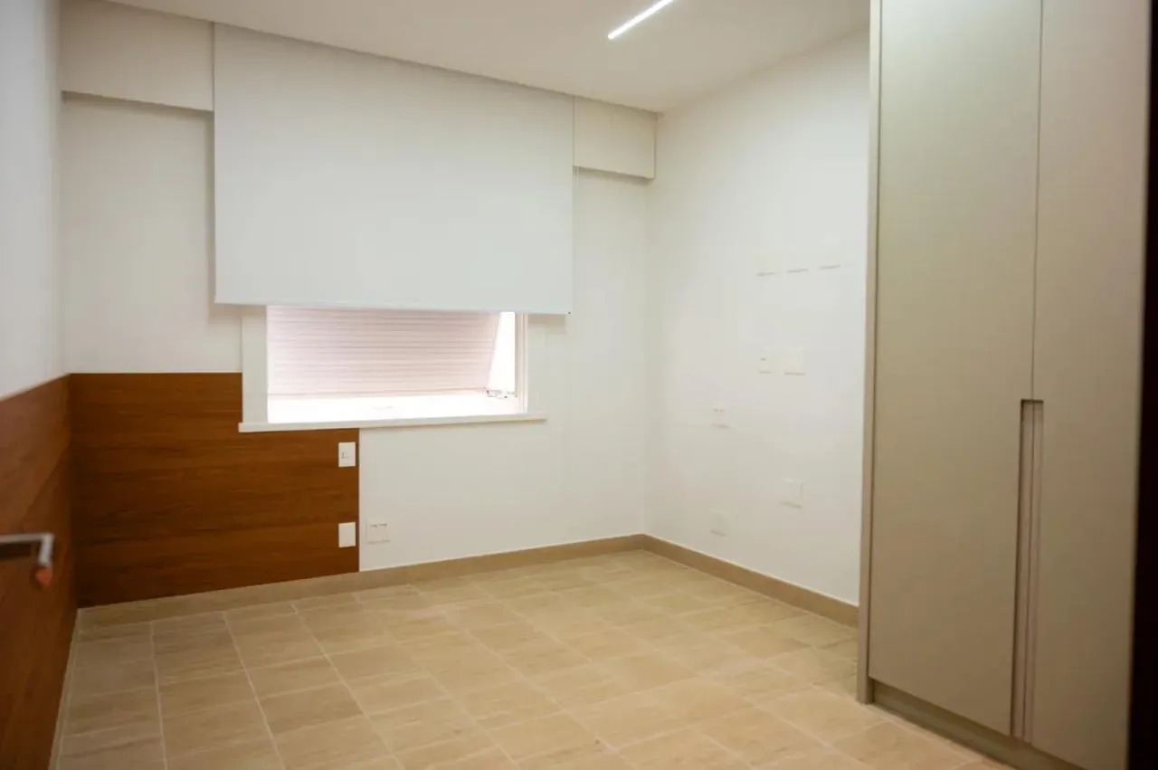 5-bedroom apartment, 1 with its own bathroom, 218 m² — photo 35
