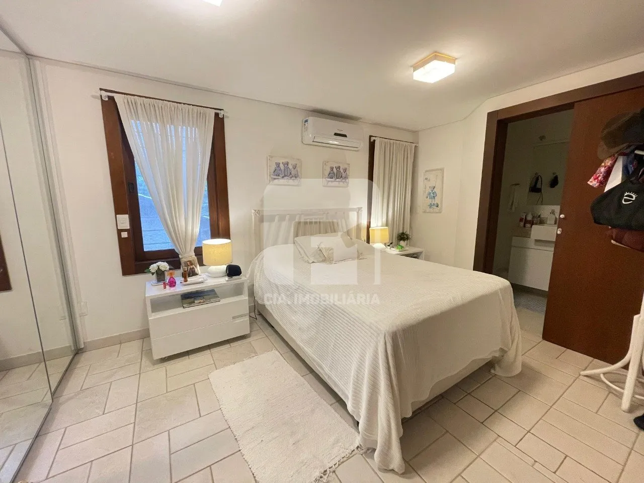 Furnished 350 m² house with 6 bedrooms and 3 suites — photo 16