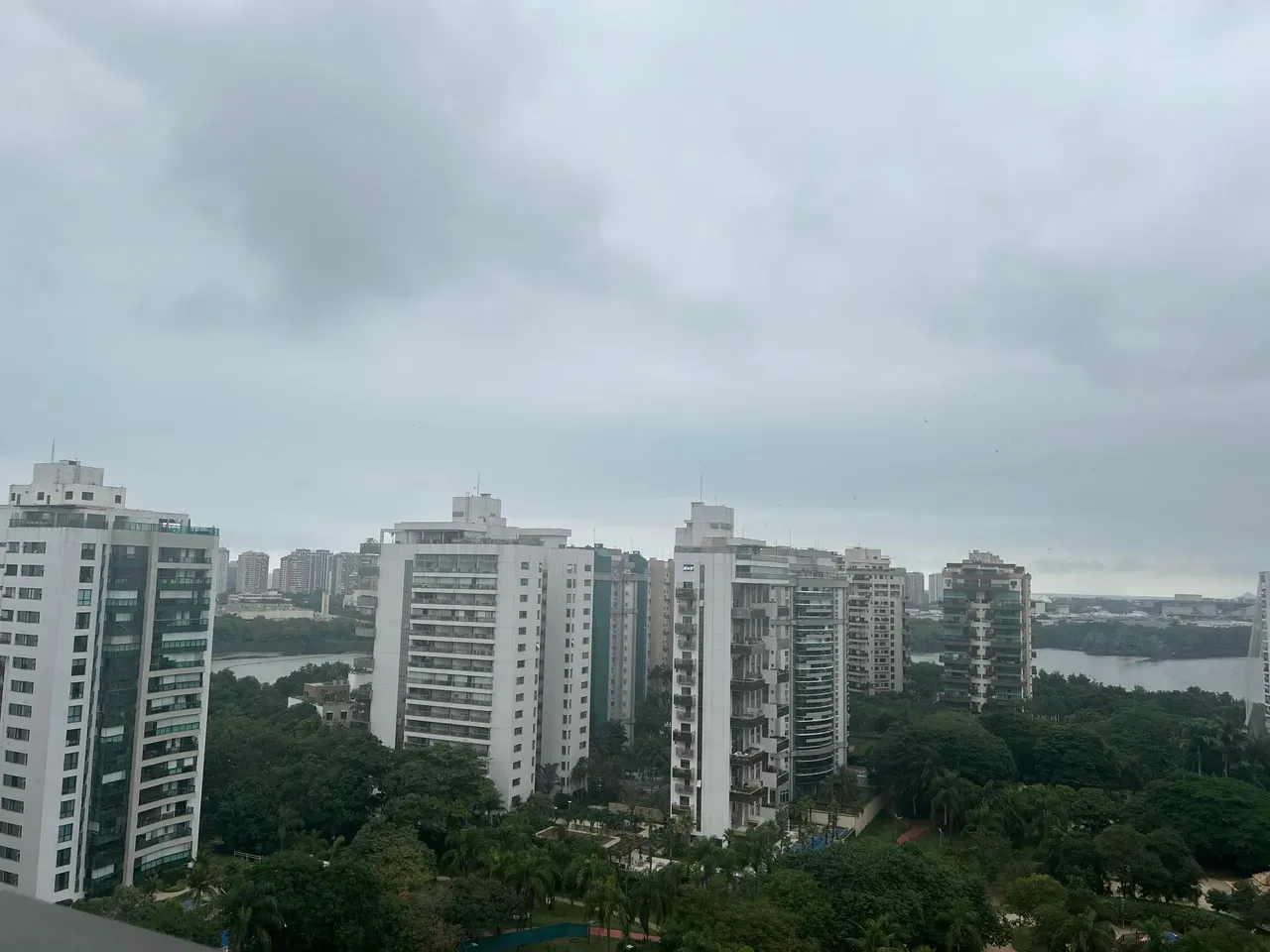 3-bedroom apartment with a park view in Rio de Janeiro — photo 7