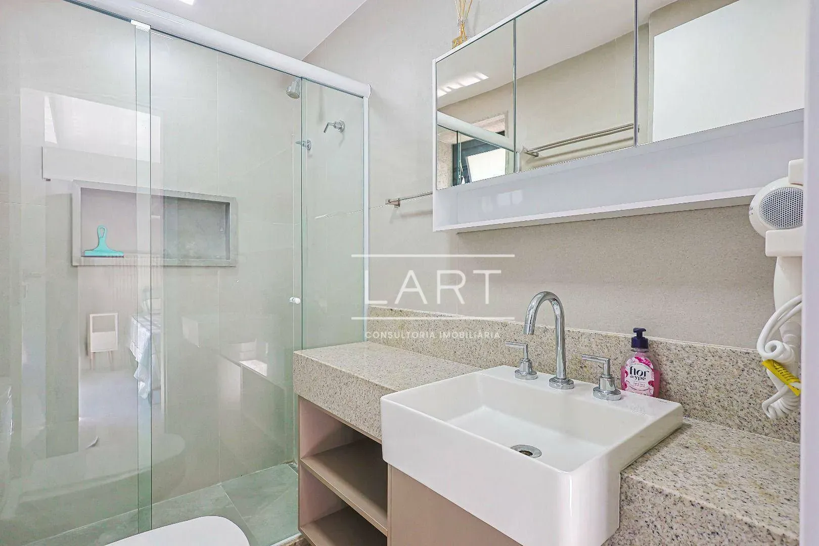 Furnished 100 m² apartment on the 5th floor with 1 parking — photo 13