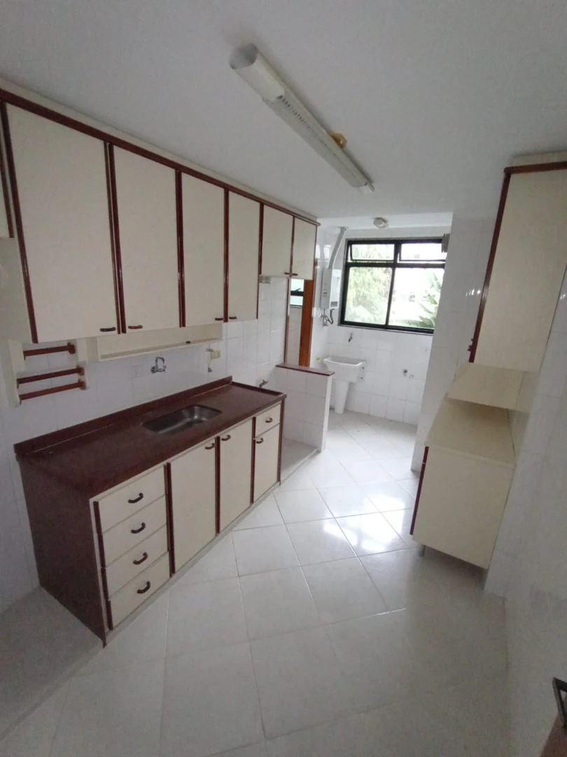 2-bedroom apartment, 1 with its own bathroom, 115 m² — photo 2