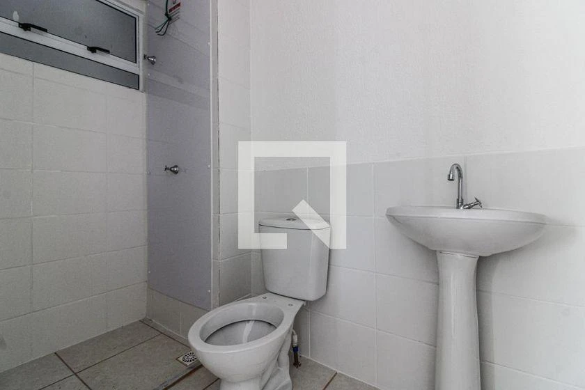 2-bedroom apartment in a building with a pool — photo 31
