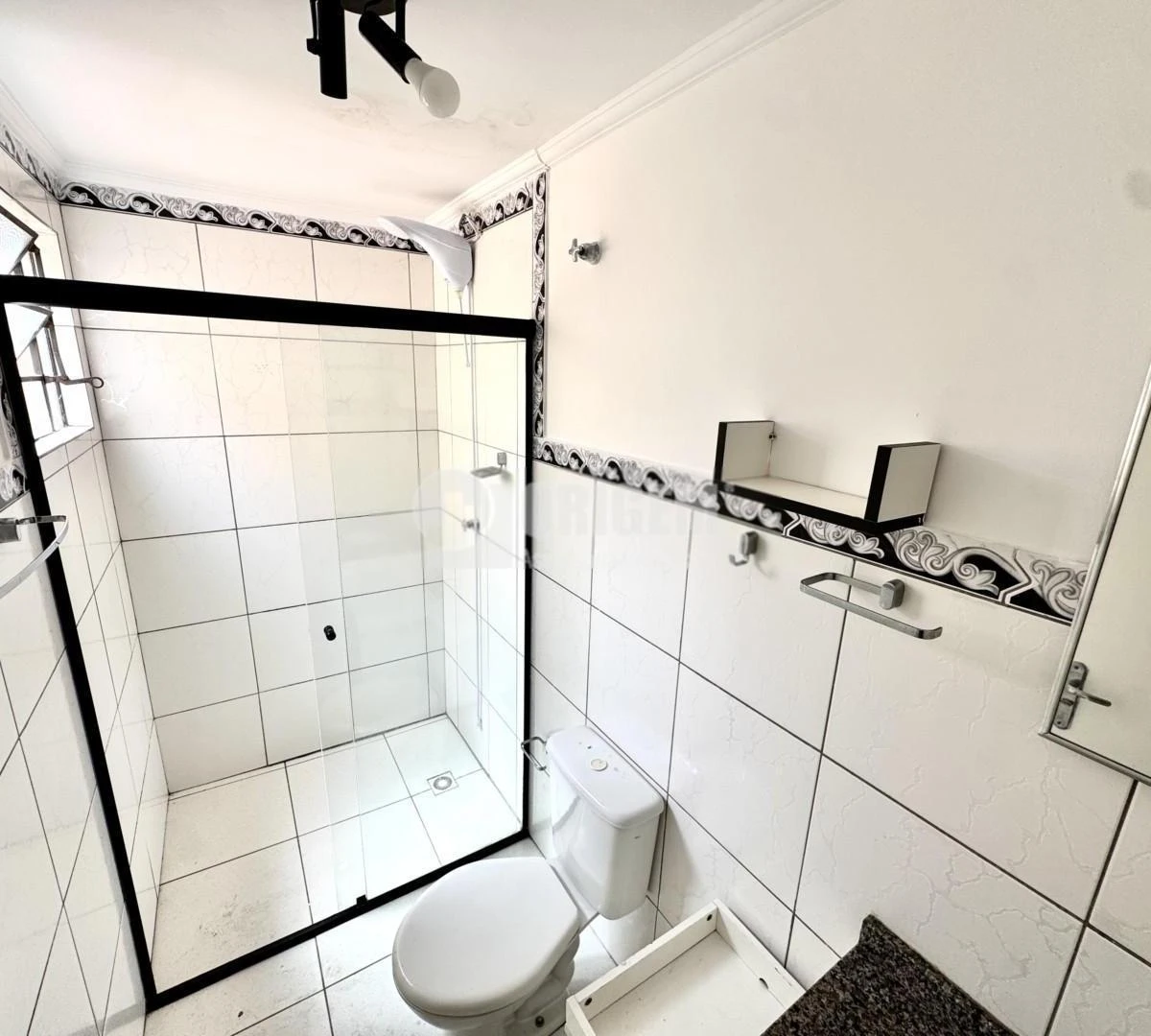 Дерев'яна підлога або ламінат та 1 спальня: квартира 43 м² — photo 3