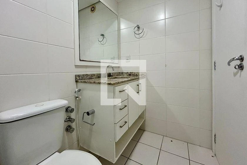 2-bedroom apartment in a building with a gym — photo 37