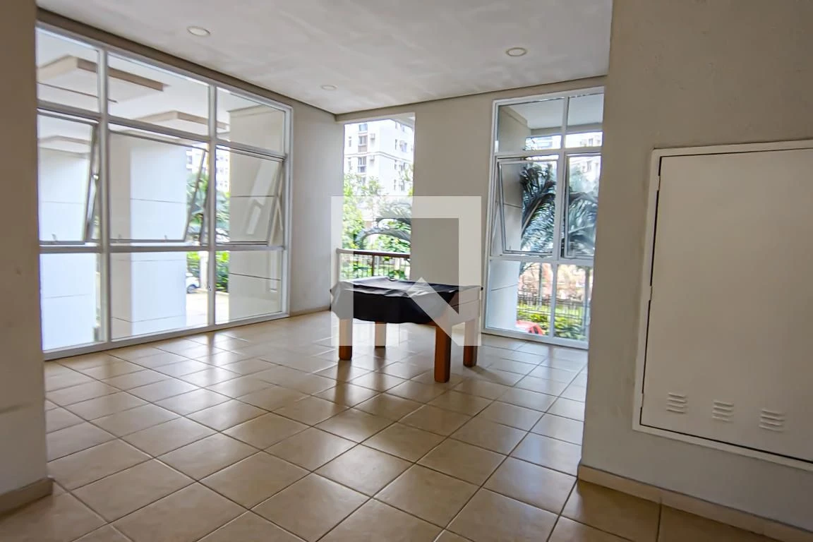 Apartamento mobiliado com 2 quartos e varanda com churrasqueira — photo 36