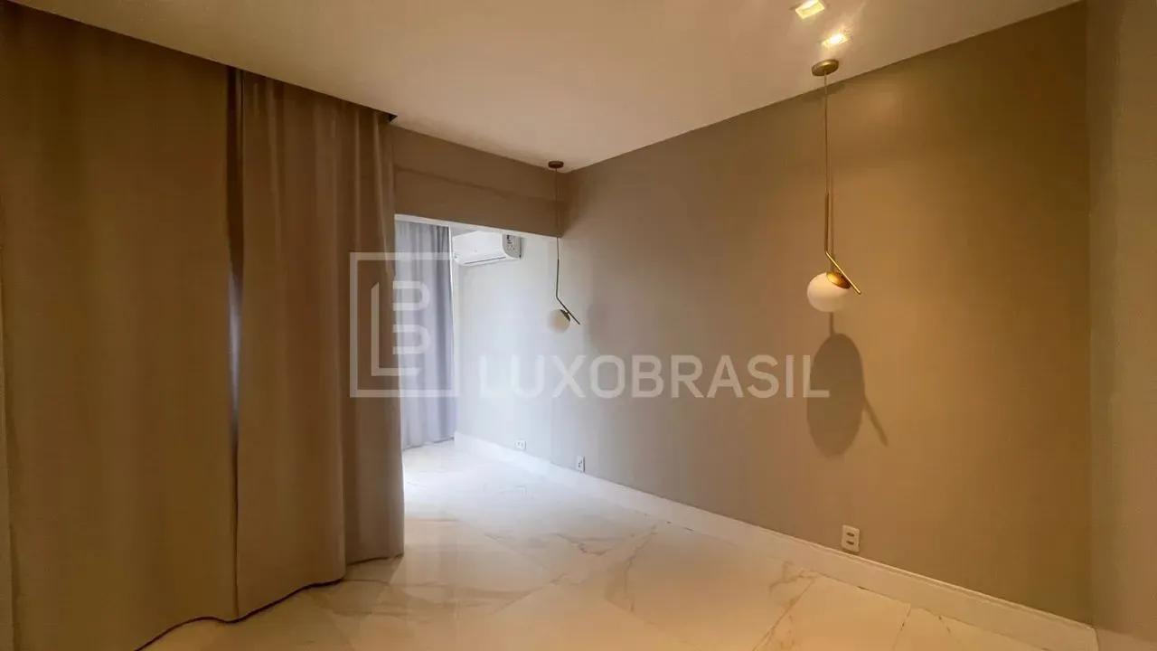 2-bedroom 2-bath apartment with an open-plan kitchen — photo 16